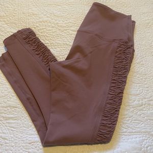 Glyder Sz M ruched high waisted legging in mauve/pink